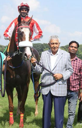 Trainer Imtiaz Sait leading in Christophany (Akshay Kumar up), winner of Welcome Trophy at Mumbai on Thursday.