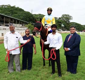 Trainer Darius R Byramji leading Magnetic (Trevor Patel), winner of Dennis & Yvonne Jarvis Memorial Cup at Mysore on Thursday.